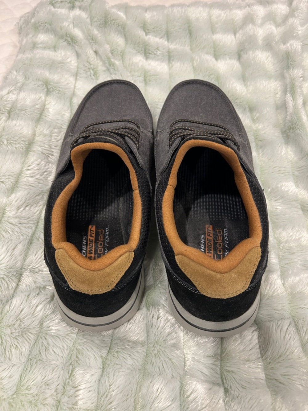 Skechers Men’s Gray Canvas Slip-On Style Lace Shoes with Tan Lining - Picture 3 of 6
